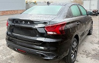 Новая Lada Iskra дешевле 1 млн рублей: стартовала масштабная распродажа с новогодними подарками от АвтоВАЗа - 2